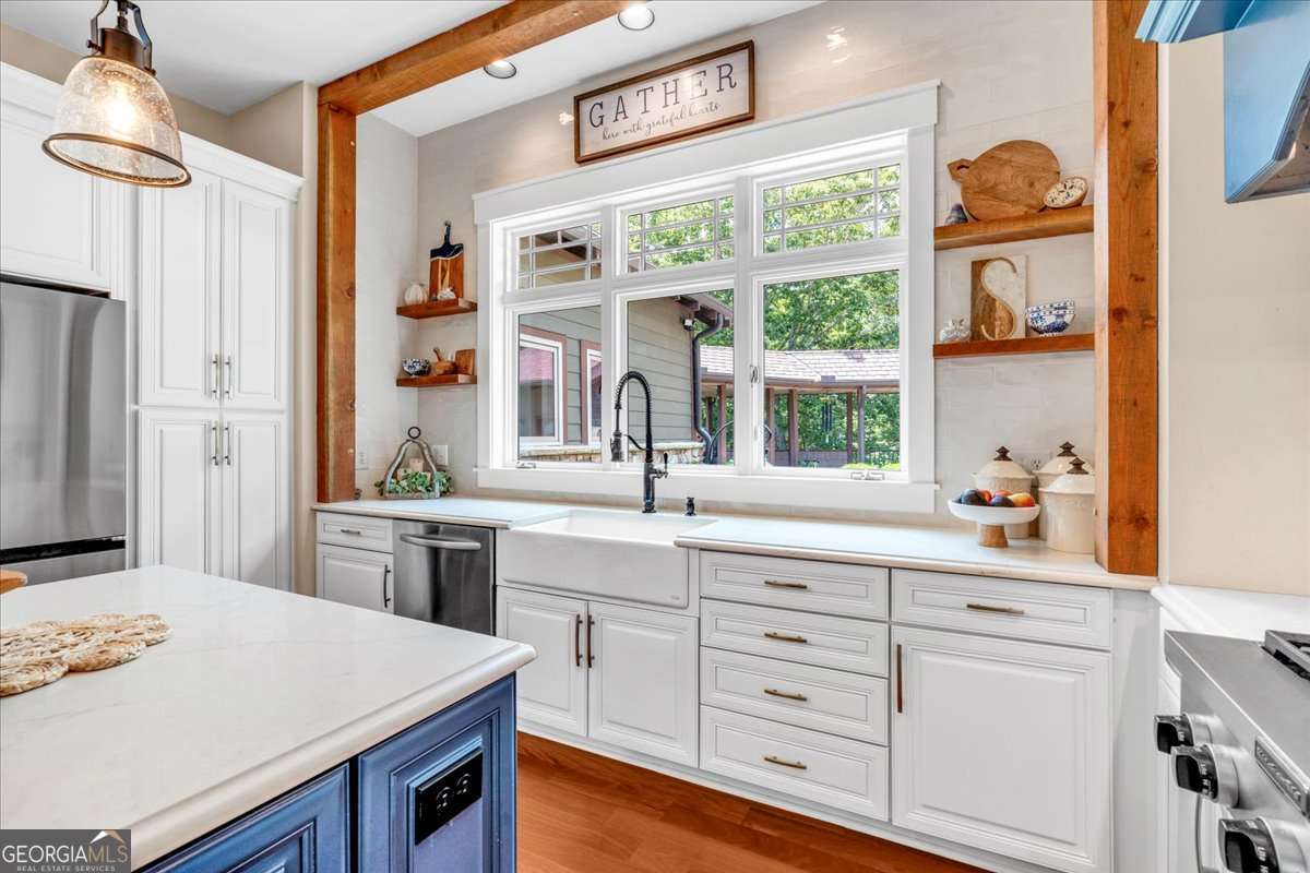 52 Waterside Drive SE