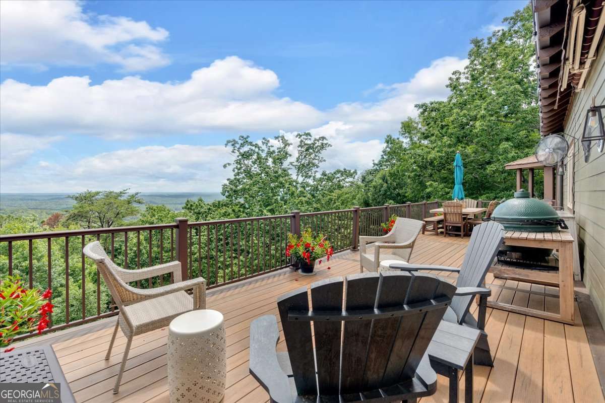 52 Waterside Drive SE