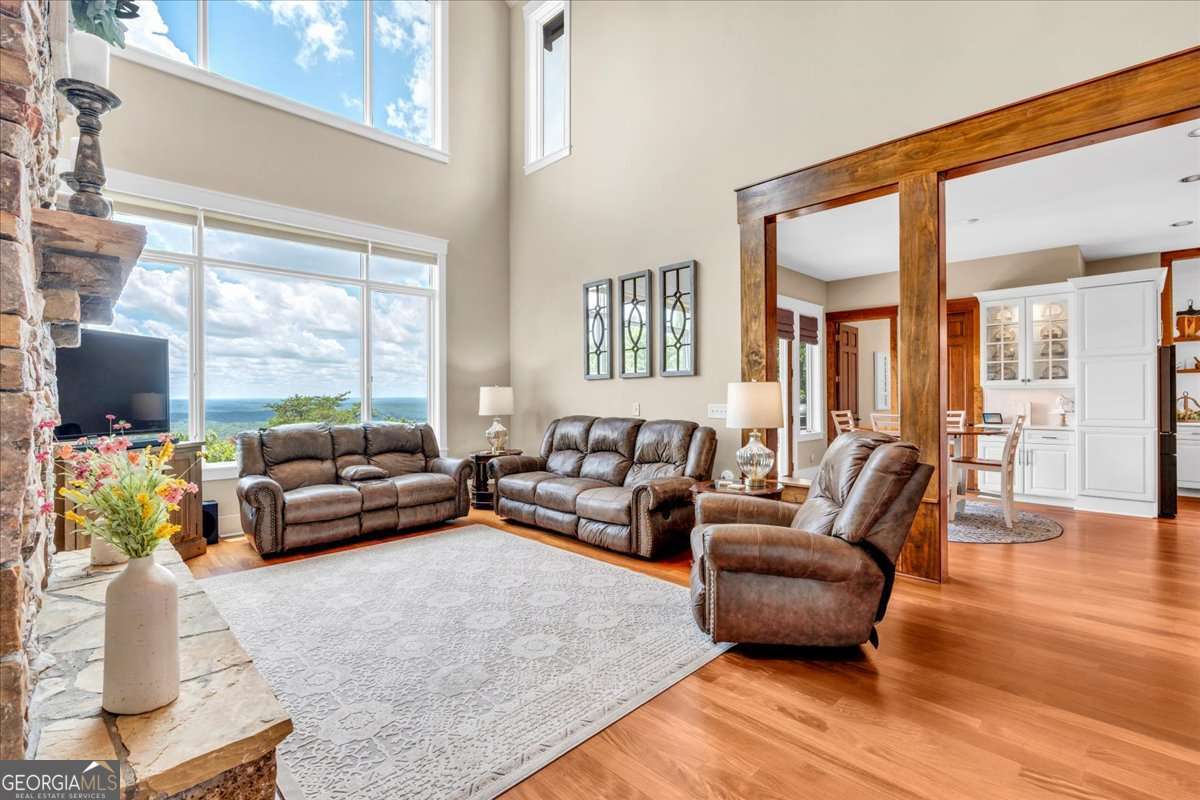 52 Waterside Drive SE