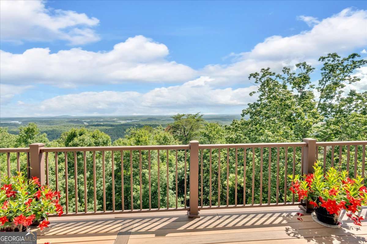 52 Waterside Drive SE