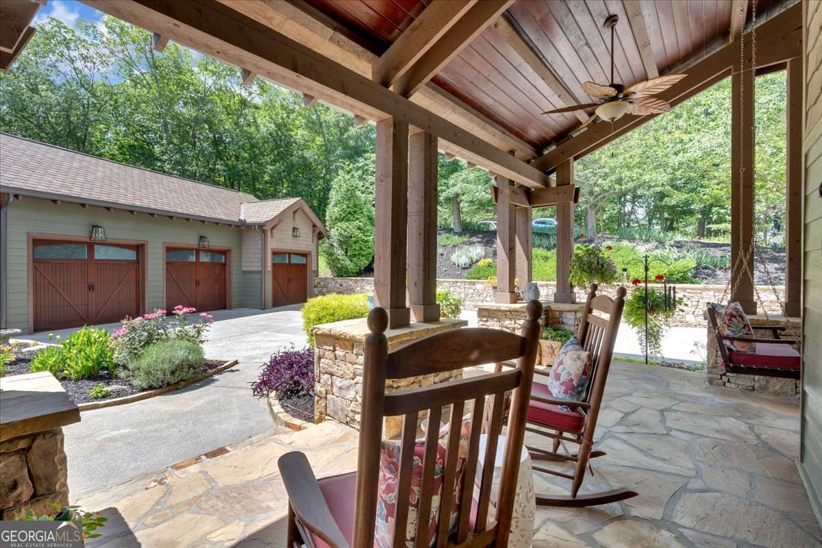 52 Waterside Drive SE