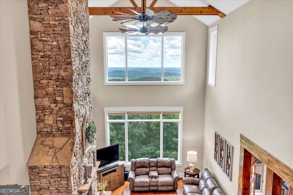 52 Waterside Drive SE