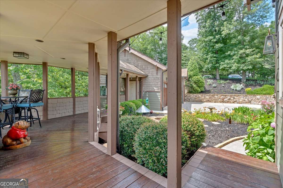 52 Waterside Drive SE