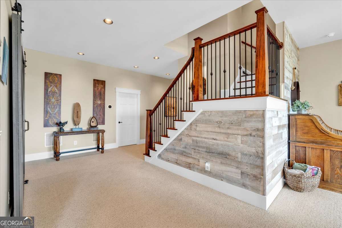 52 Waterside Drive SE