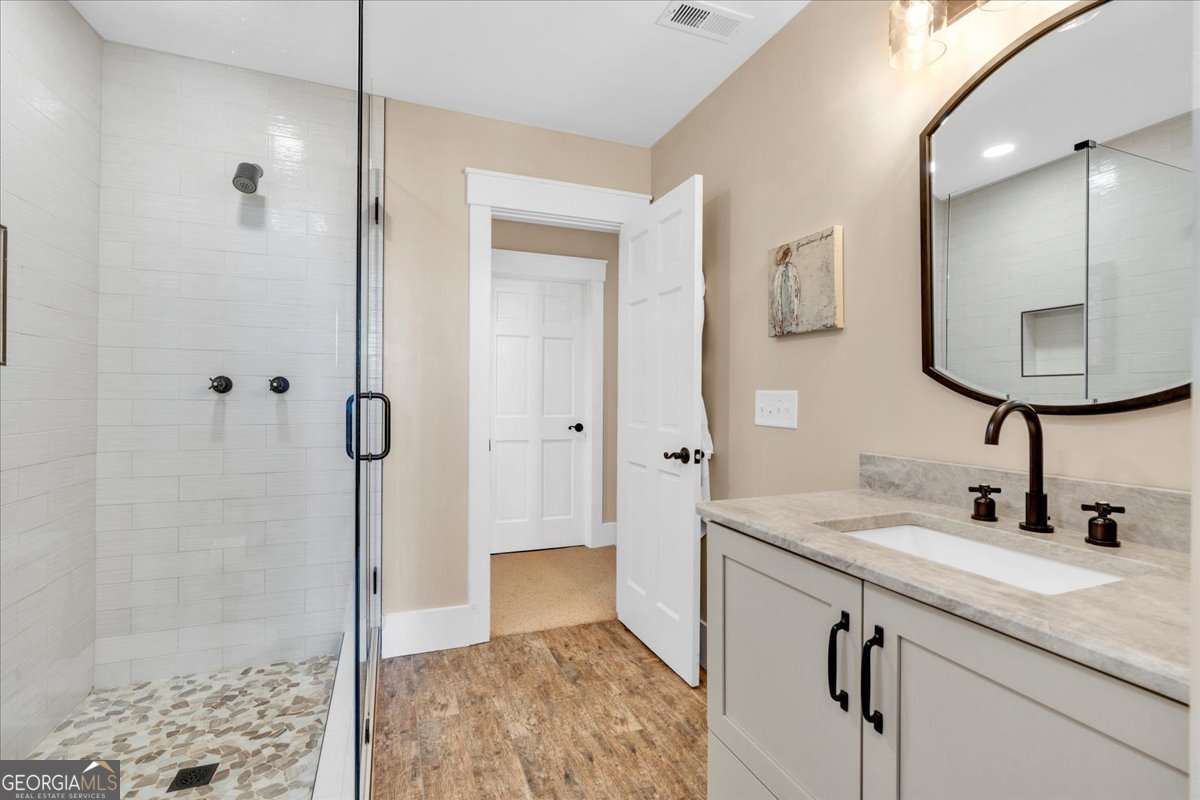 52 Waterside Drive SE