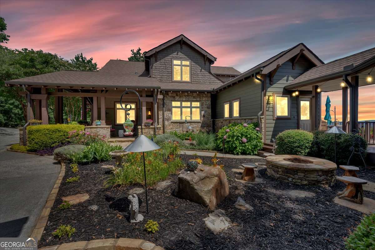 52 Waterside Drive SE