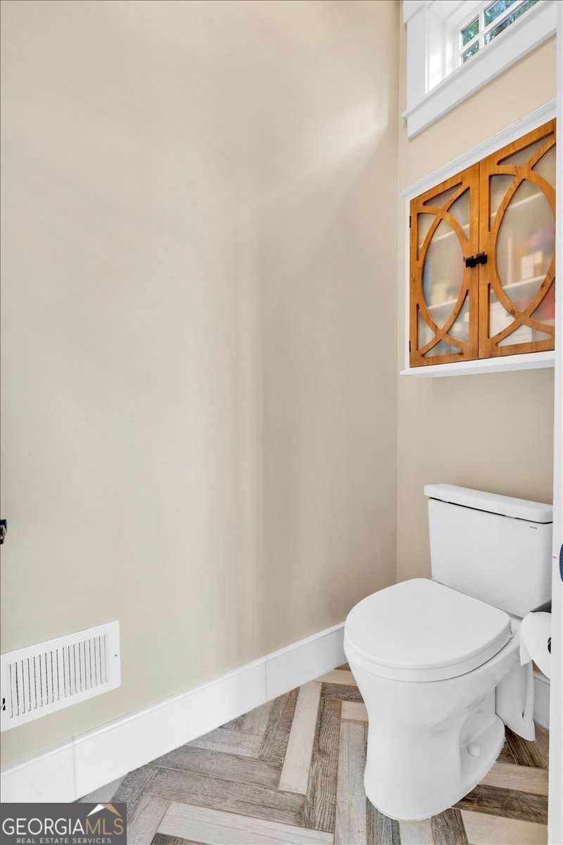 52 Waterside Drive SE