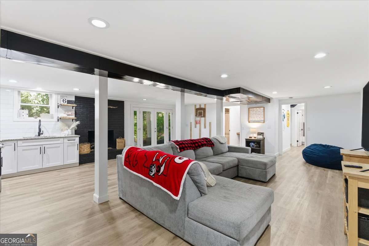 7 Thrushwood Road NE