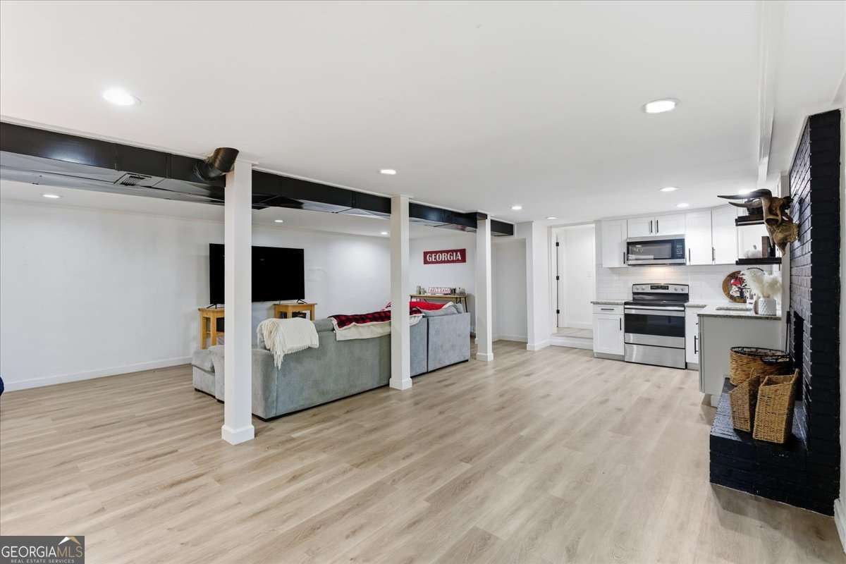 7 Thrushwood Road NE