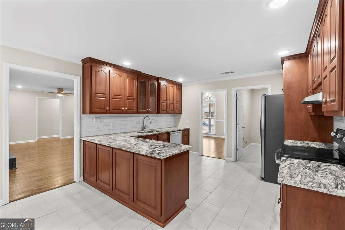 227 Rollingwood Circle NW