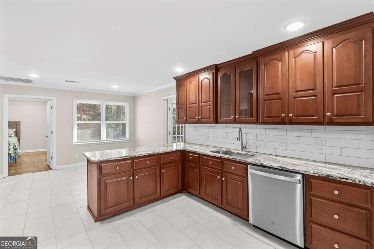 227 Rollingwood Circle NW