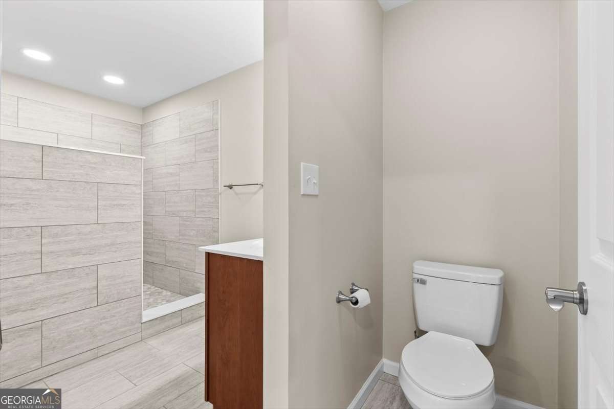 227 Rollingwood Circle NW