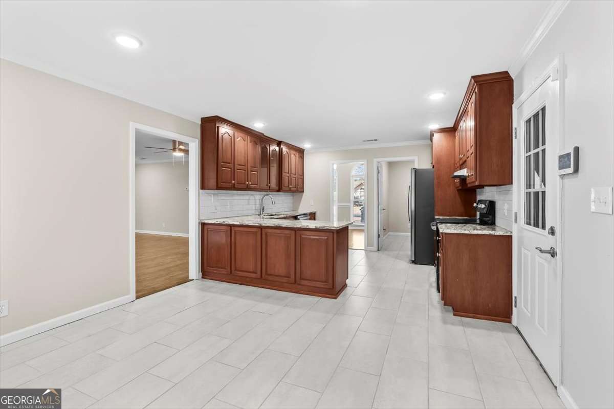 227 Rollingwood Circle NW