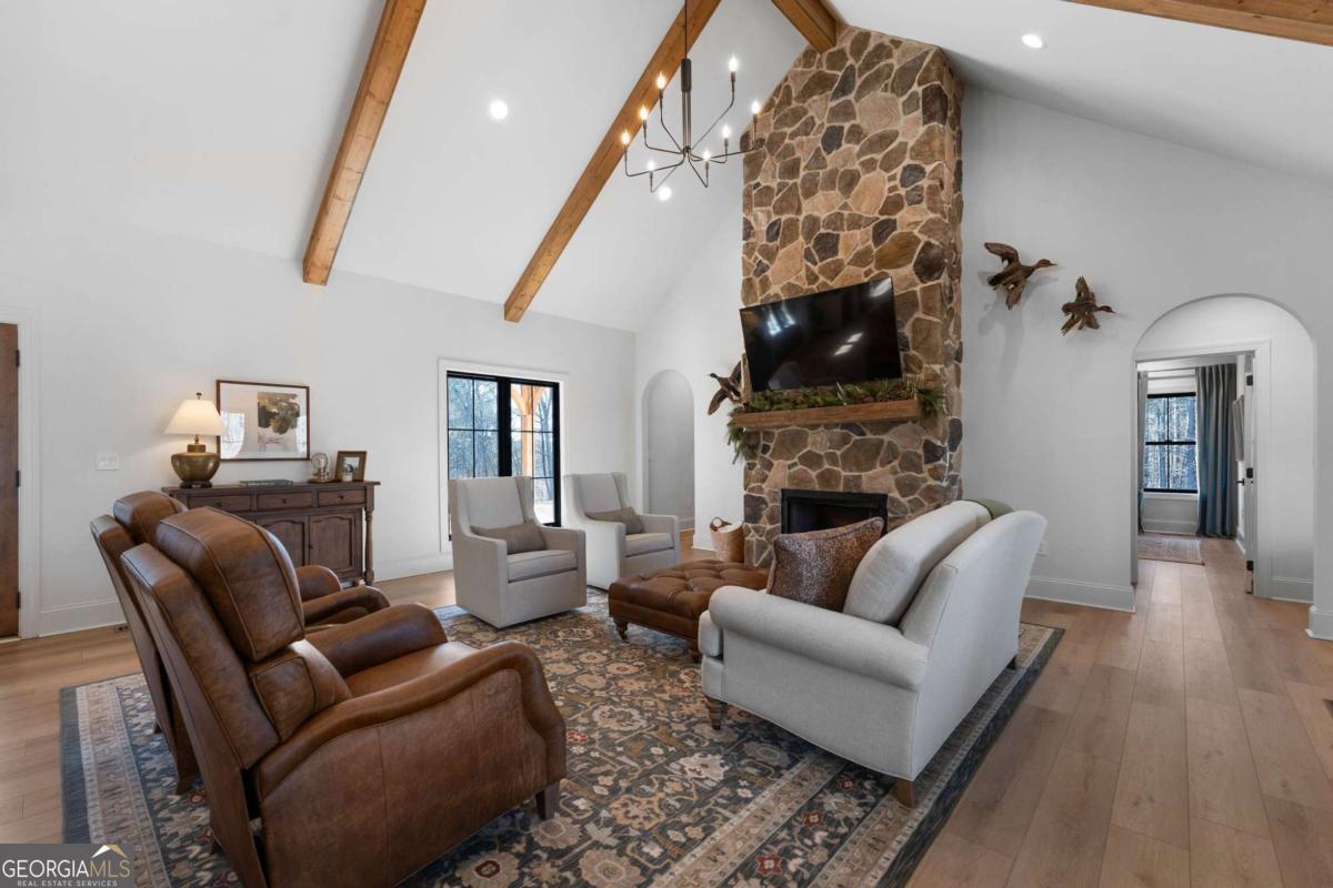 145 Moores Ferry Drive SW