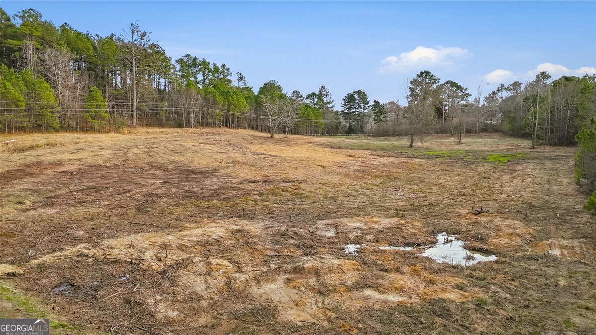 145 Moores Ferry Drive SW