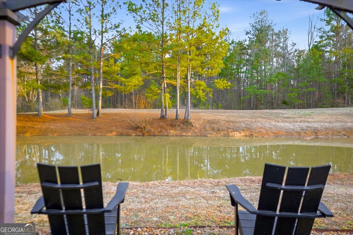 145 Moores Ferry Drive SW