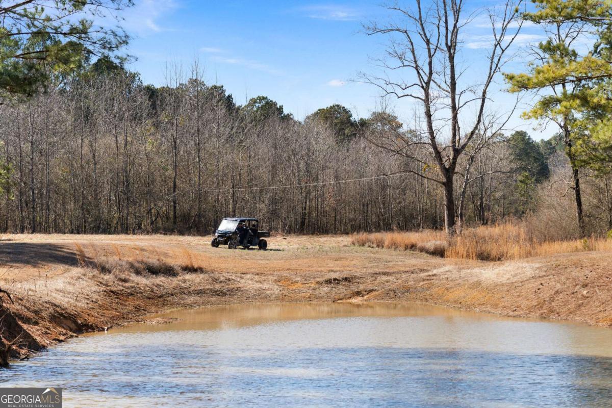 145 Moores Ferry Drive SW