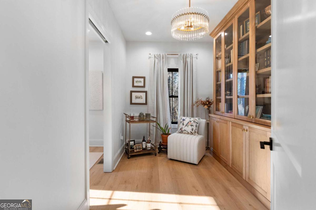 145 Moores Ferry Drive SW