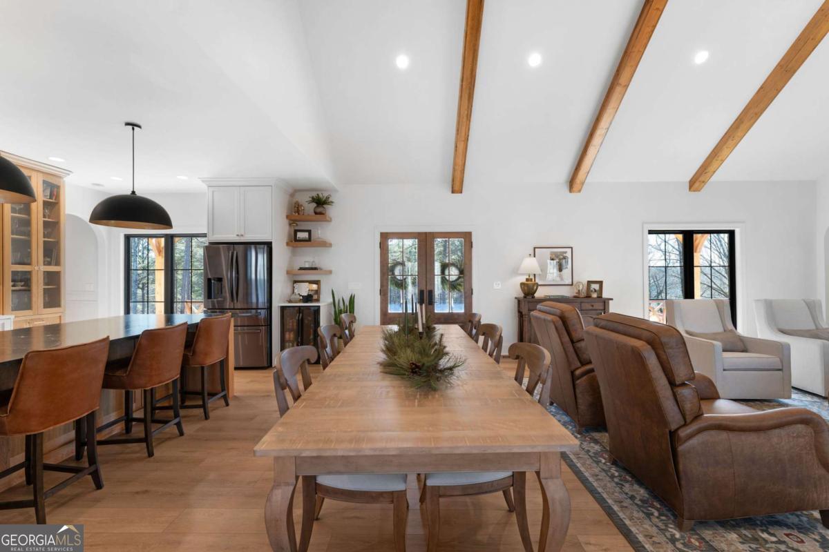 145 Moores Ferry Drive SW