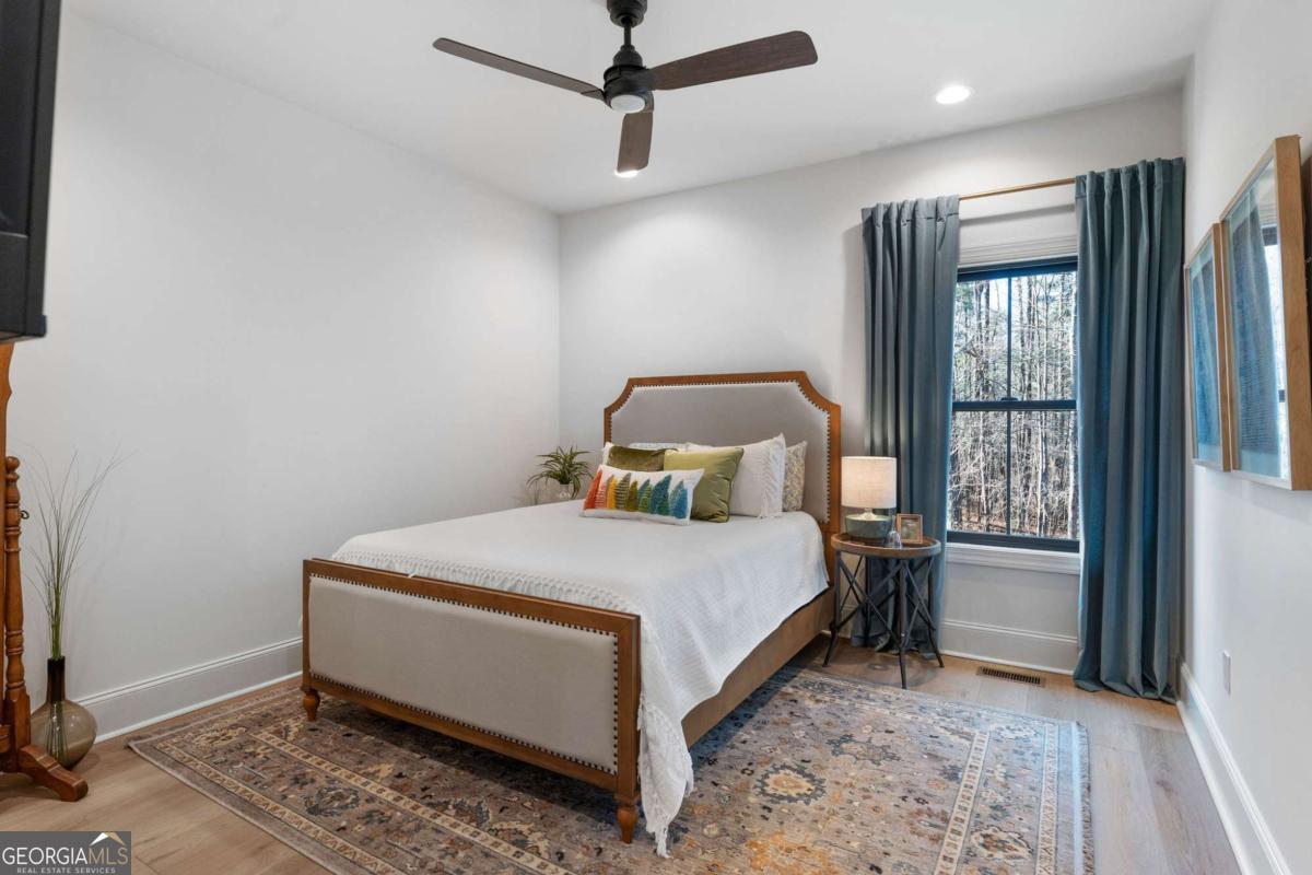 145 Moores Ferry Drive SW