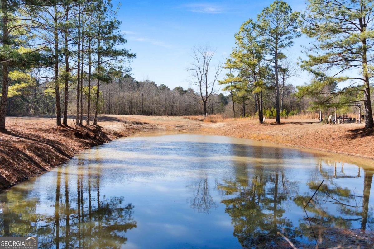 145 Moores Ferry Drive SW