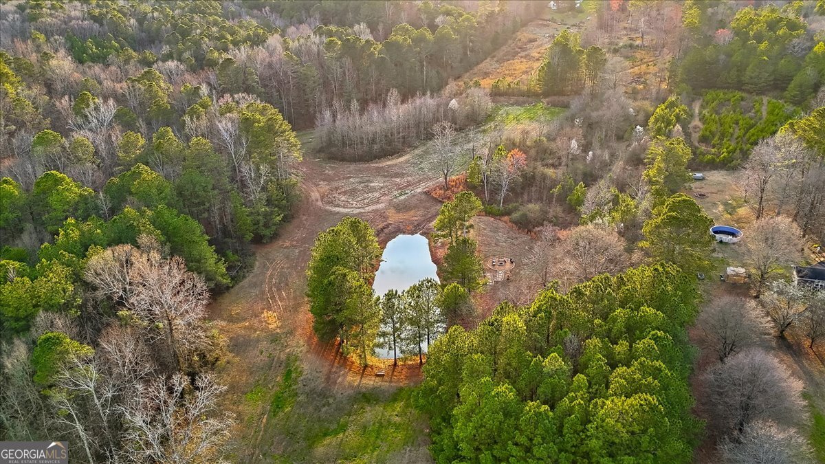 145 Moores Ferry Drive SW