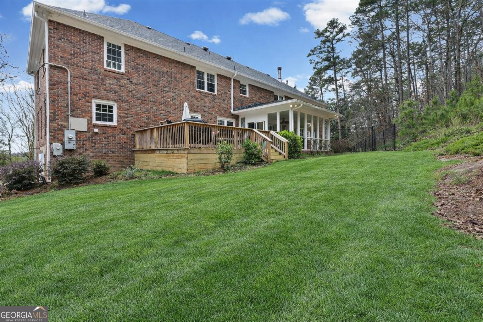 20 Pine Valley Road SW