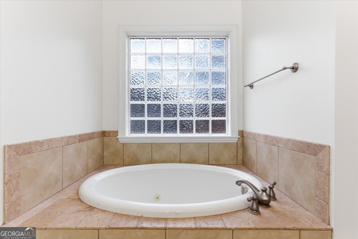 16 Quarter Horse Drive NW