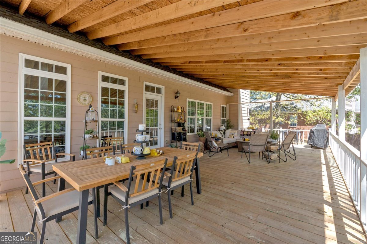 16 Quarter Horse Drive NW