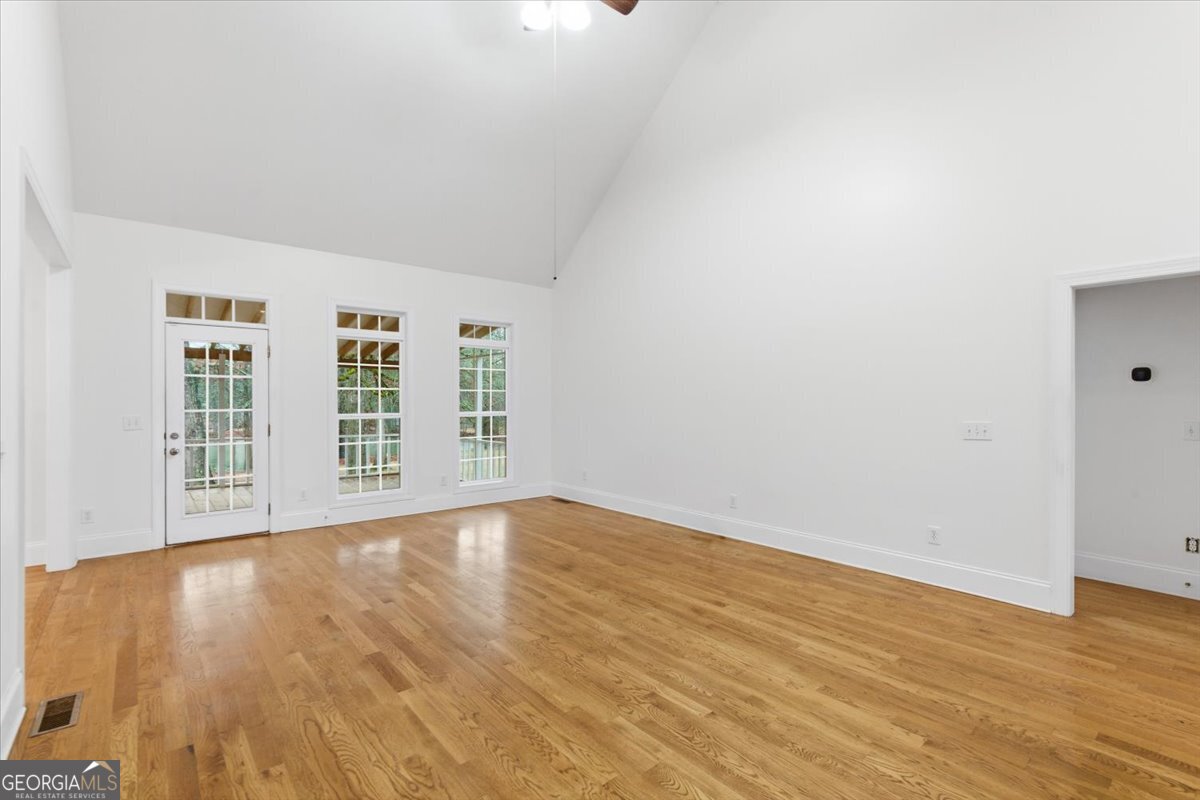 16 Quarter Horse Drive NW