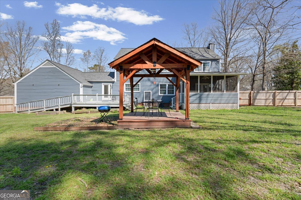 108 E Creekview Drive SW