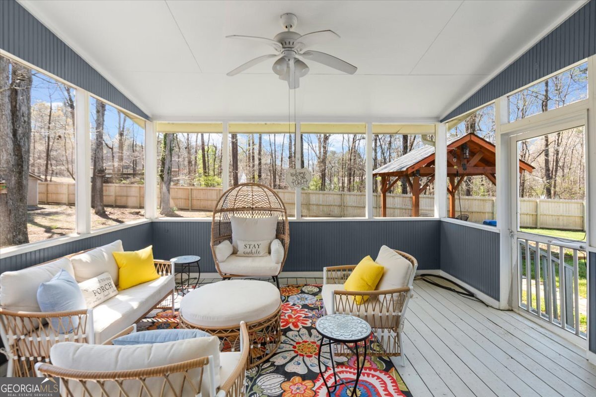 108 E Creekview Drive SW