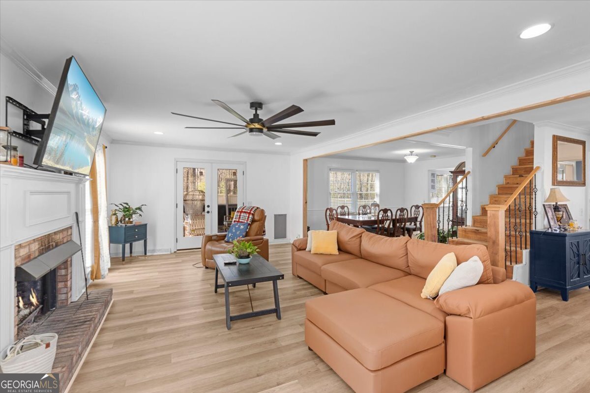 108 E Creekview Drive SW