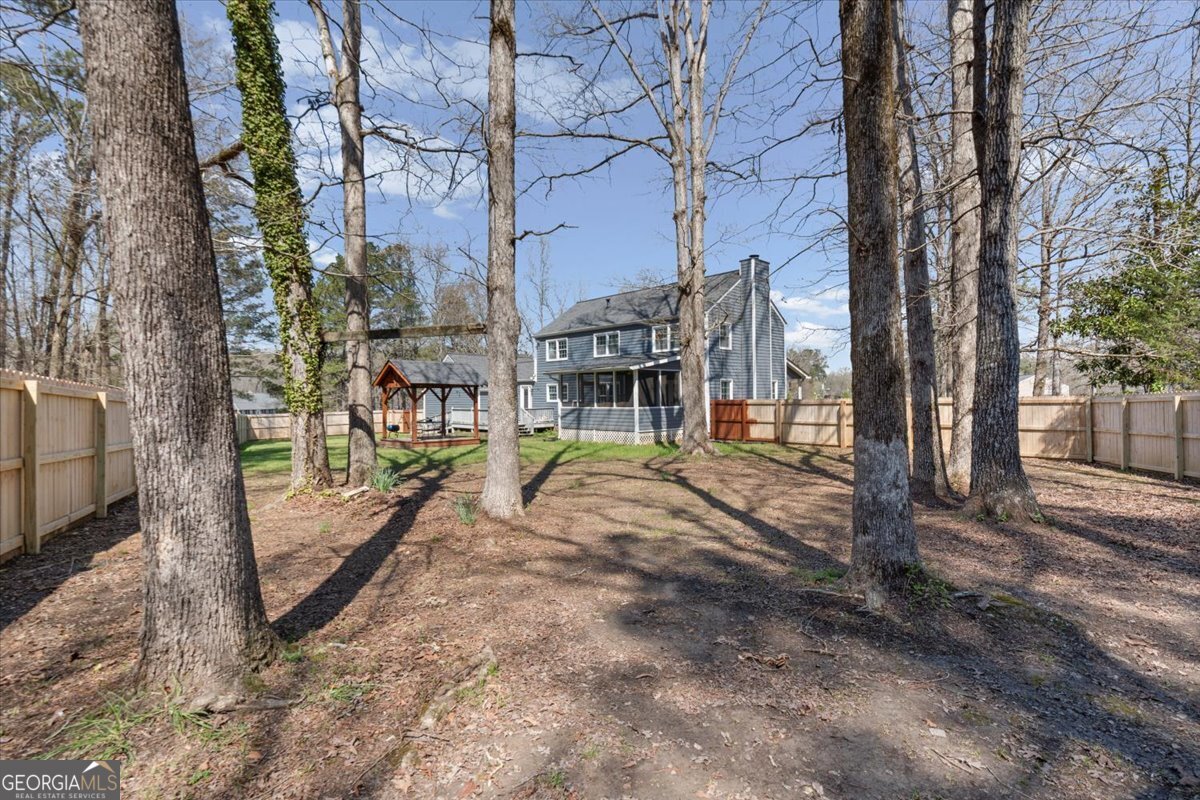 108 E Creekview Drive SW