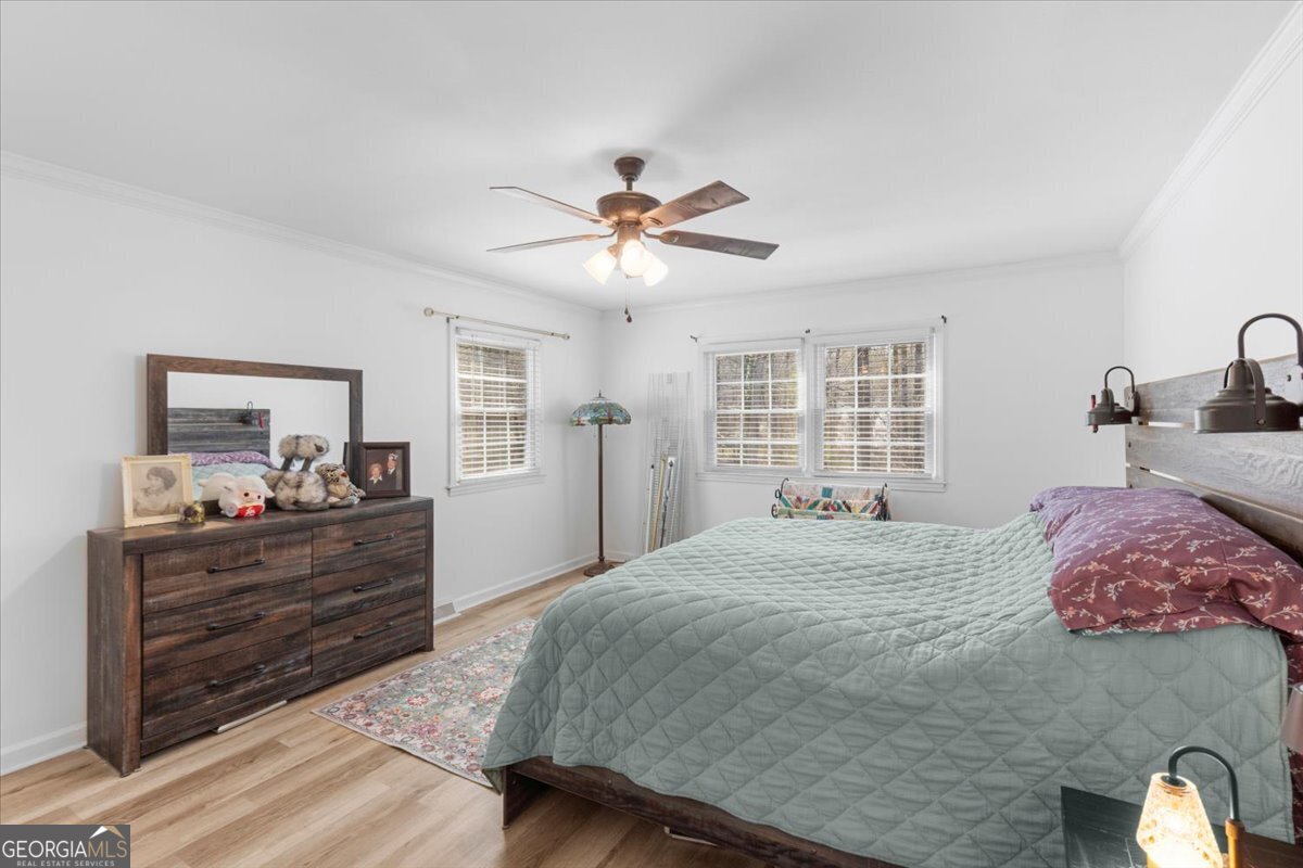 108 E Creekview Drive SW