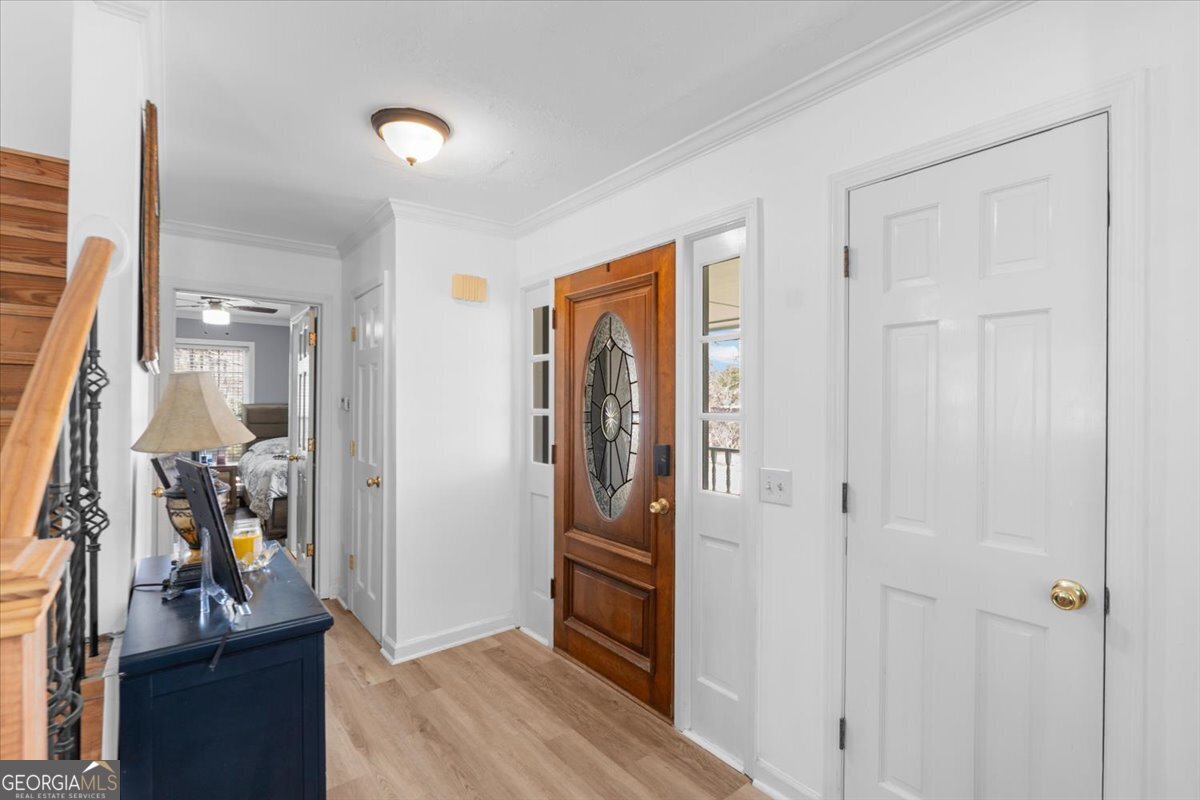 108 E Creekview Drive SW