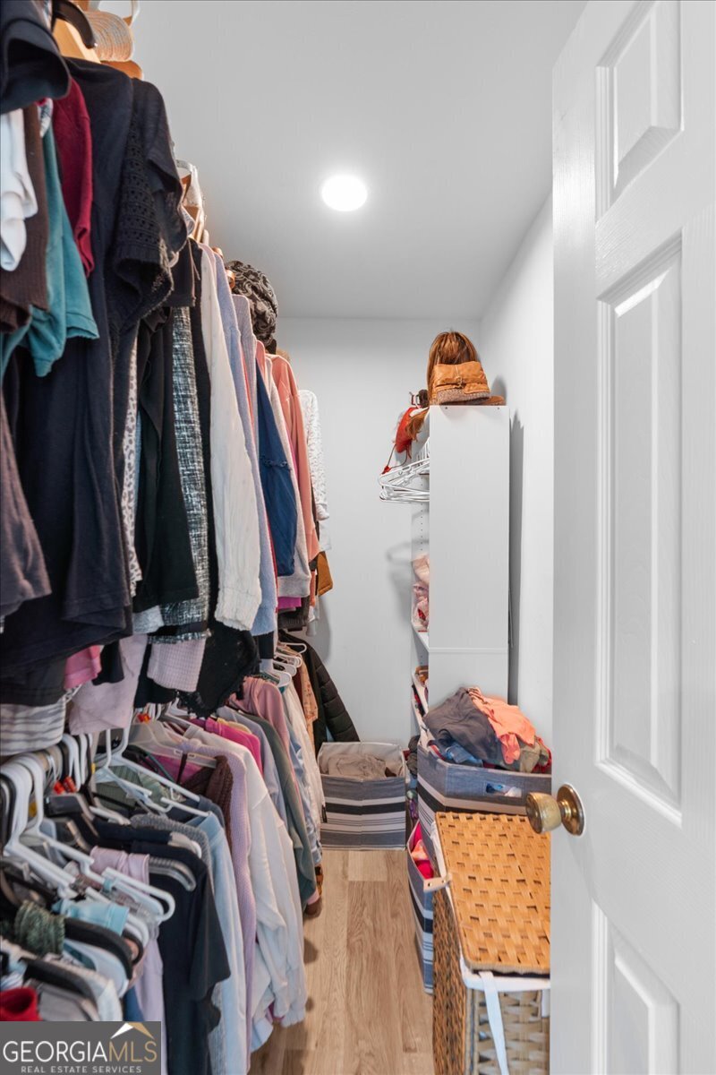 108 E Creekview Drive SW