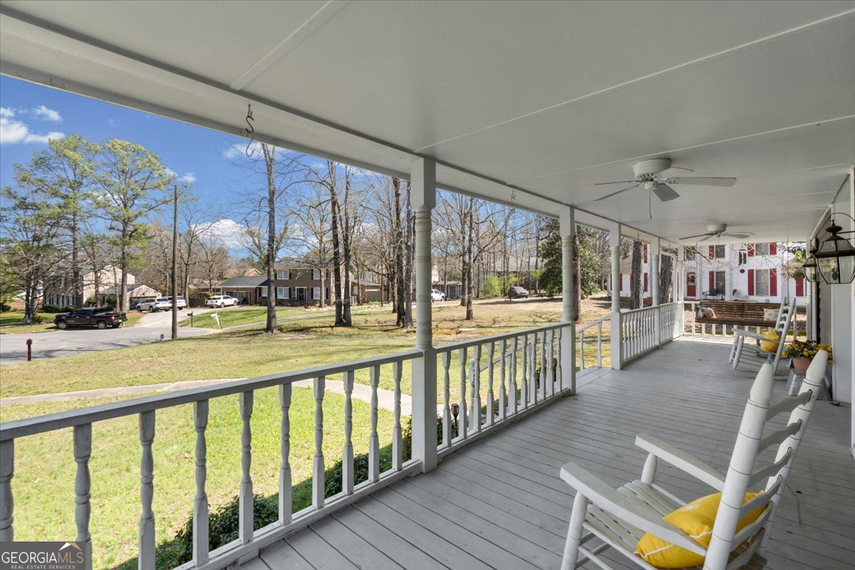 108 E Creekview Drive SW