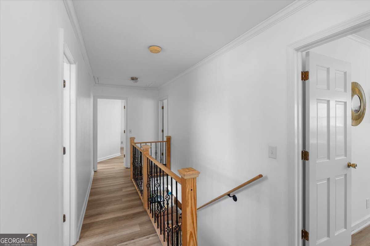 108 E Creekview Drive SW