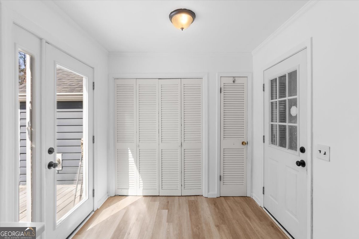 108 E Creekview Drive SW