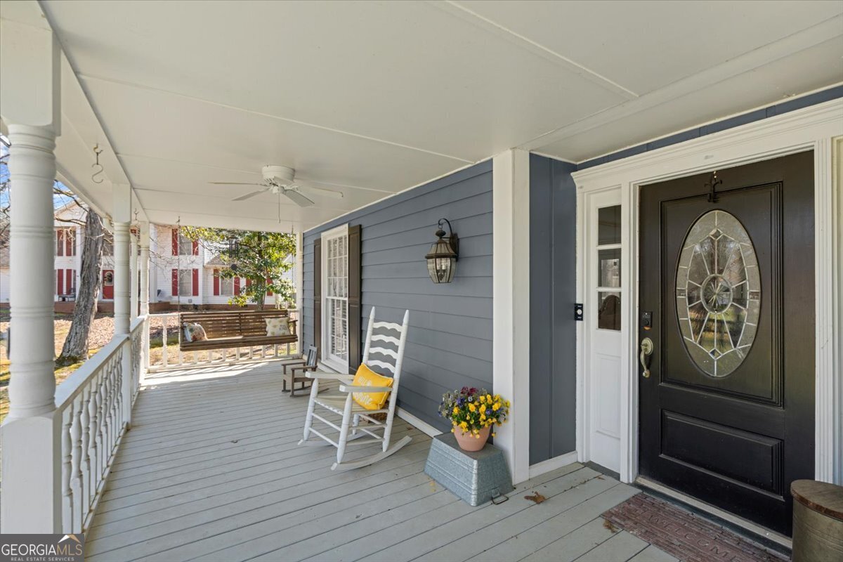 108 E Creekview Drive SW