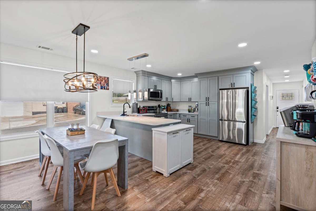 62 Dude Street NW