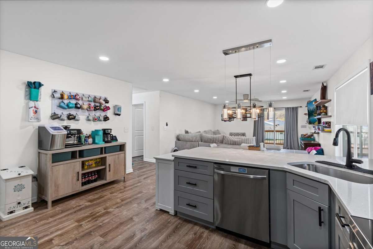 62 Dude Street NW