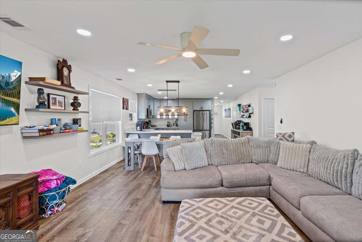 62 Dude Street NW