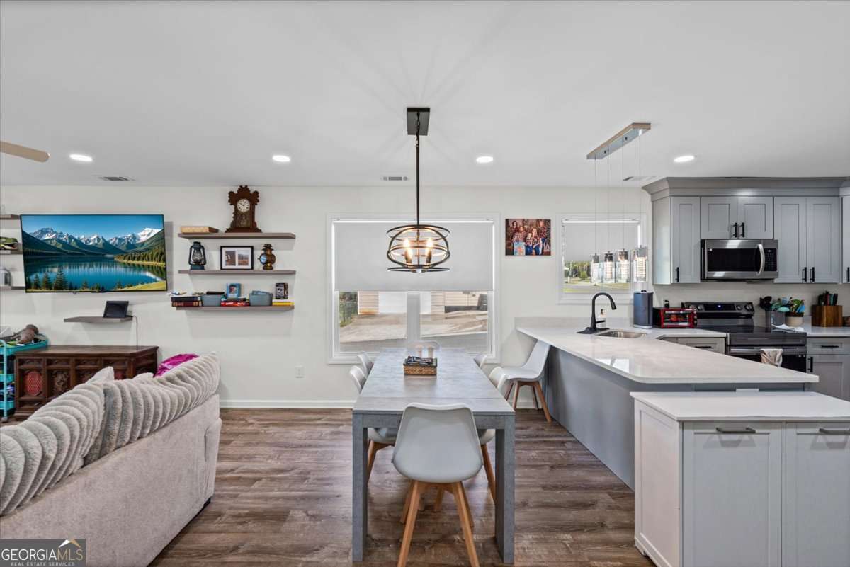 62 Dude Street NW