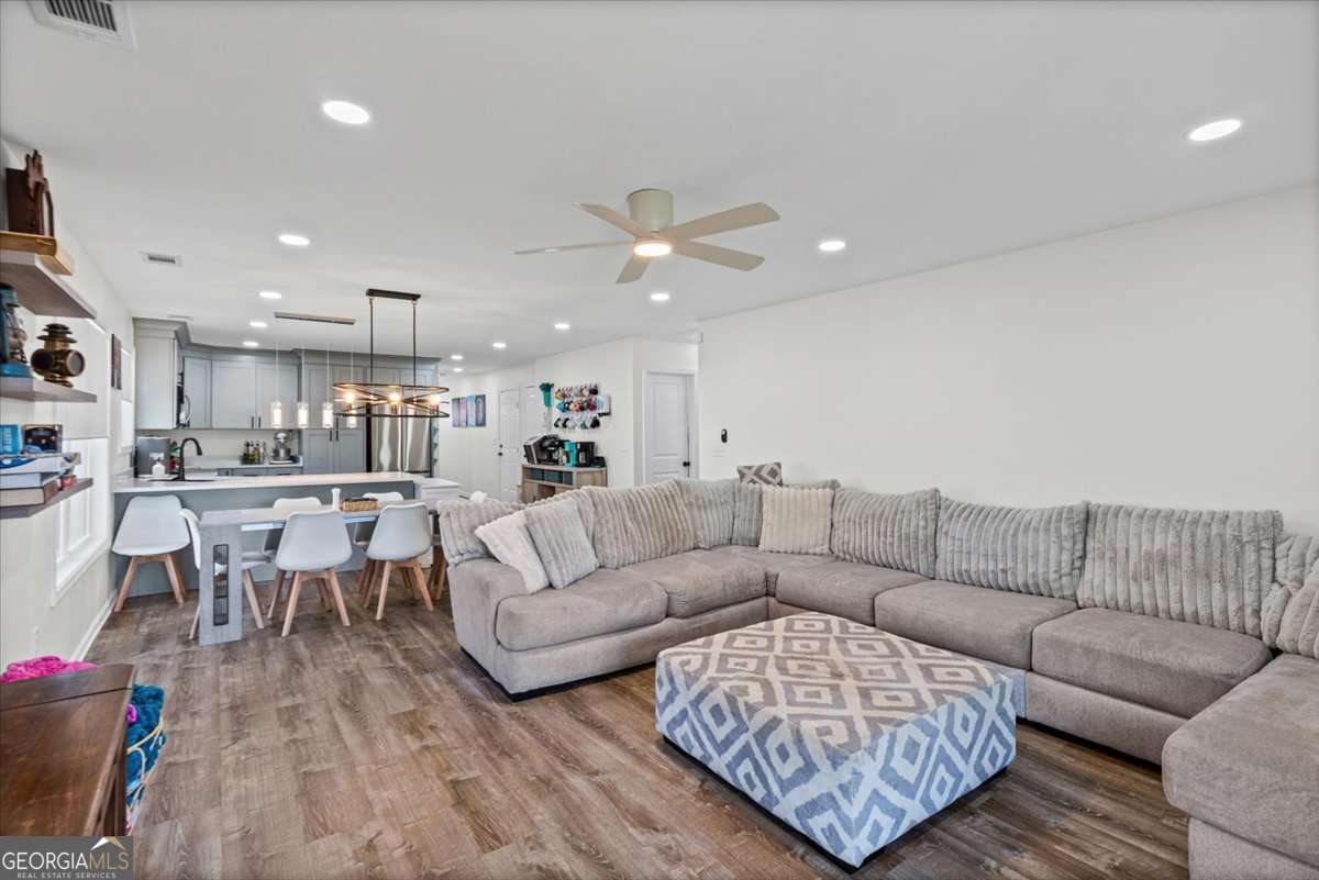62 Dude Street NW