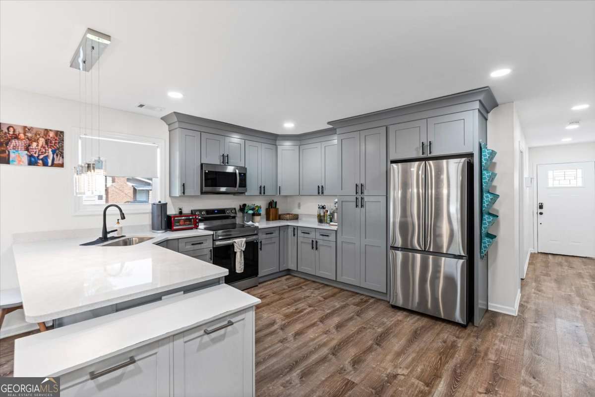 62 Dude Street NW