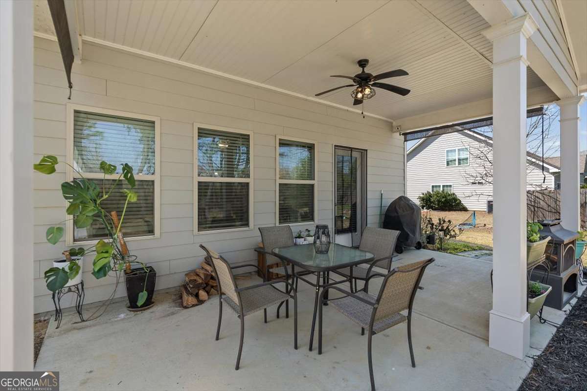 11 Rambling Oaks Drive NE