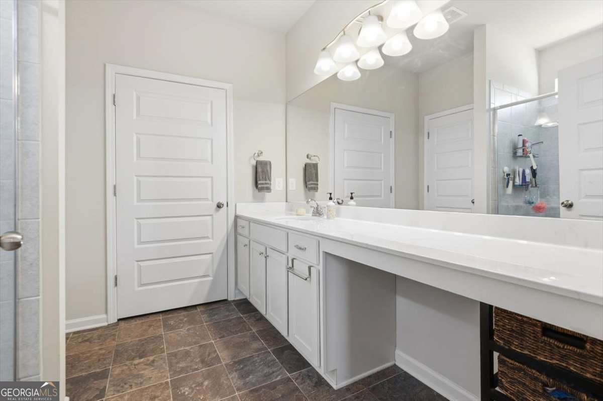 11 Rambling Oaks Drive NE