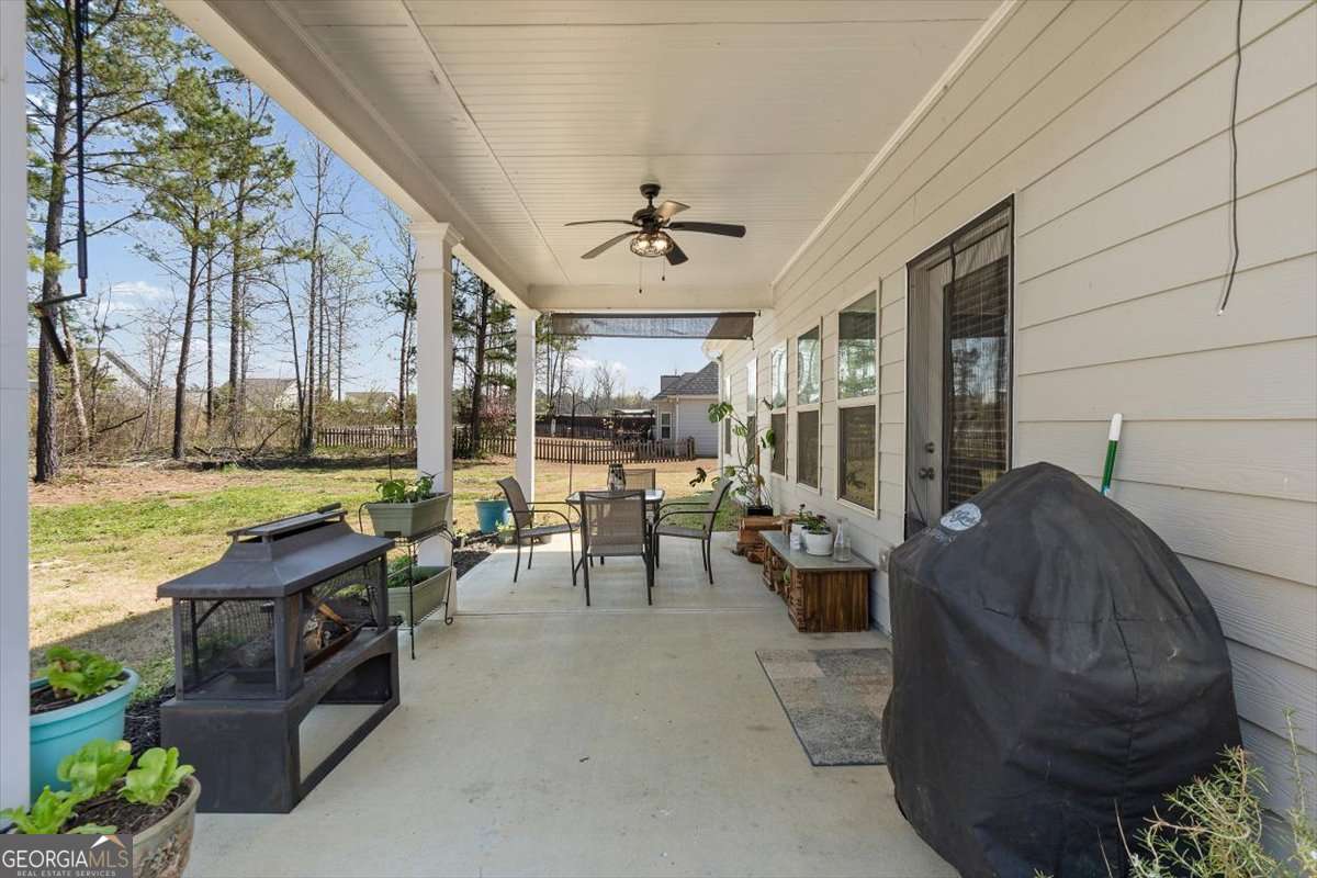 11 Rambling Oaks Drive NE